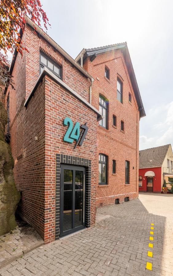 24/7 Selfcheckin Hotell Leer Exteriör bild