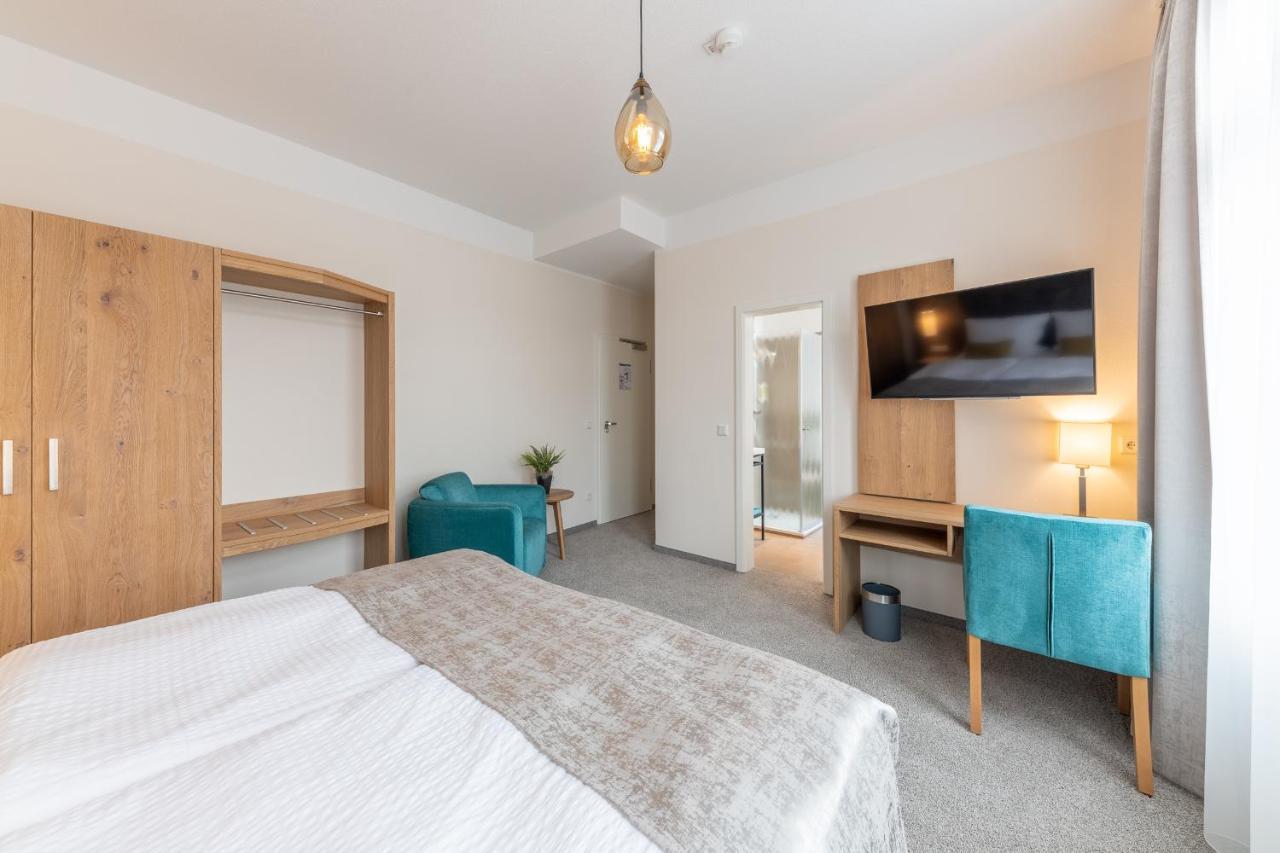 24/7 Selfcheckin Hotell Leer Exteriör bild