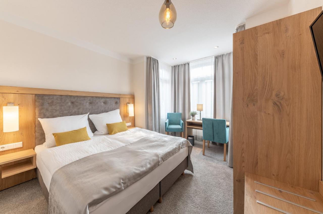 24/7 Selfcheckin Hotell Leer Exteriör bild