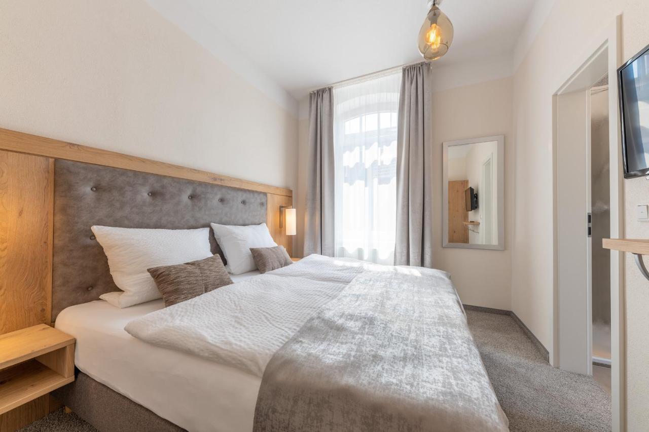 24/7 Selfcheckin Hotell Leer Exteriör bild