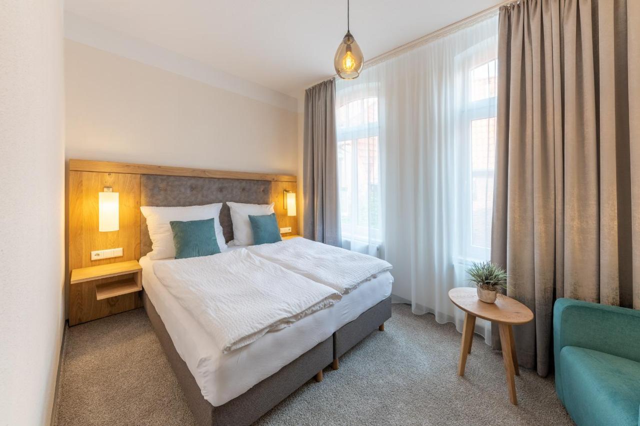 24/7 Selfcheckin Hotell Leer Exteriör bild