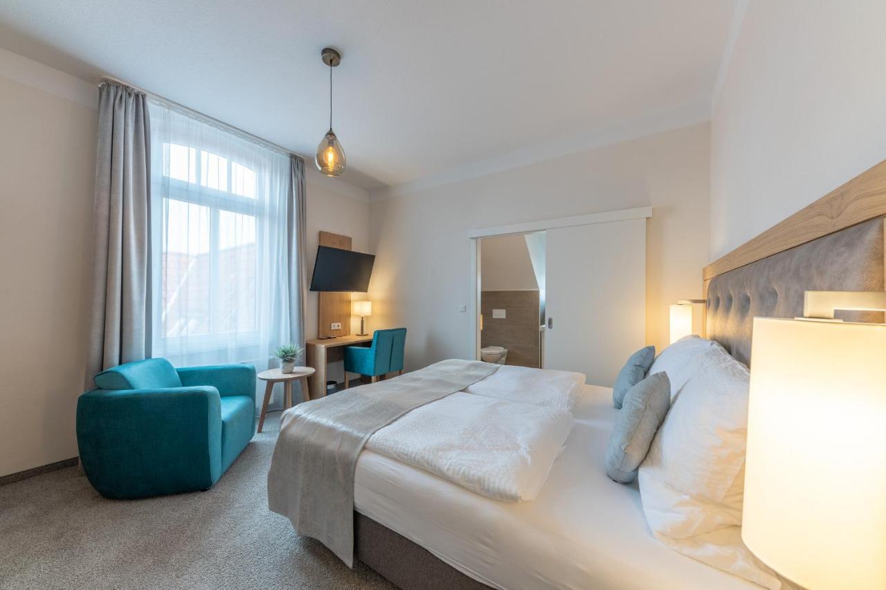 24/7 Selfcheckin Hotell Leer Exteriör bild
