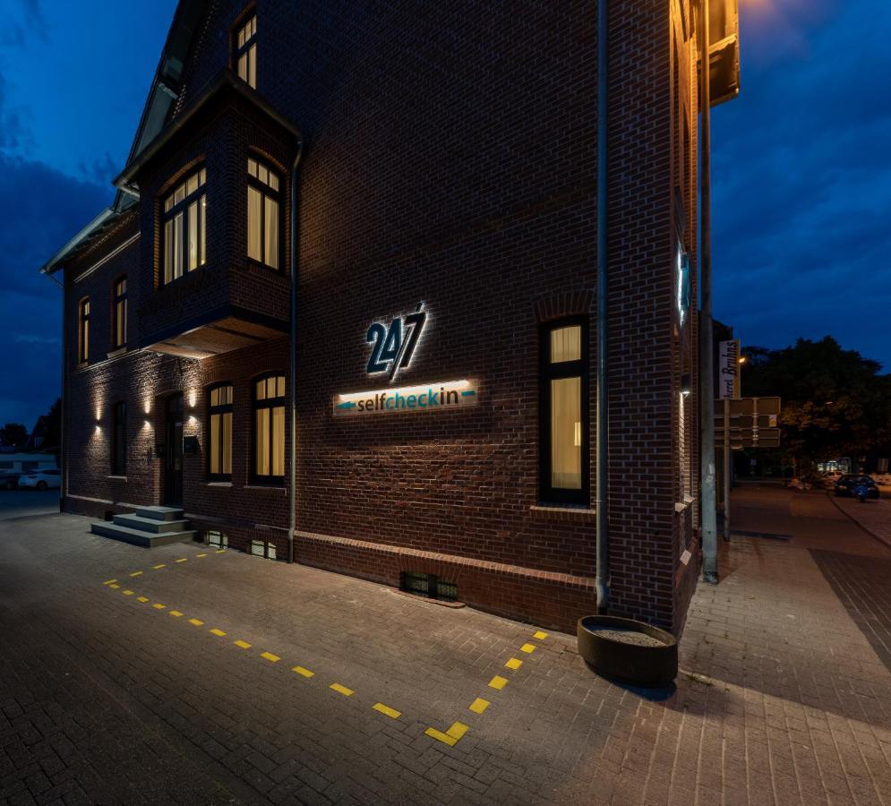 24/7 Selfcheckin Hotell Leer Exteriör bild