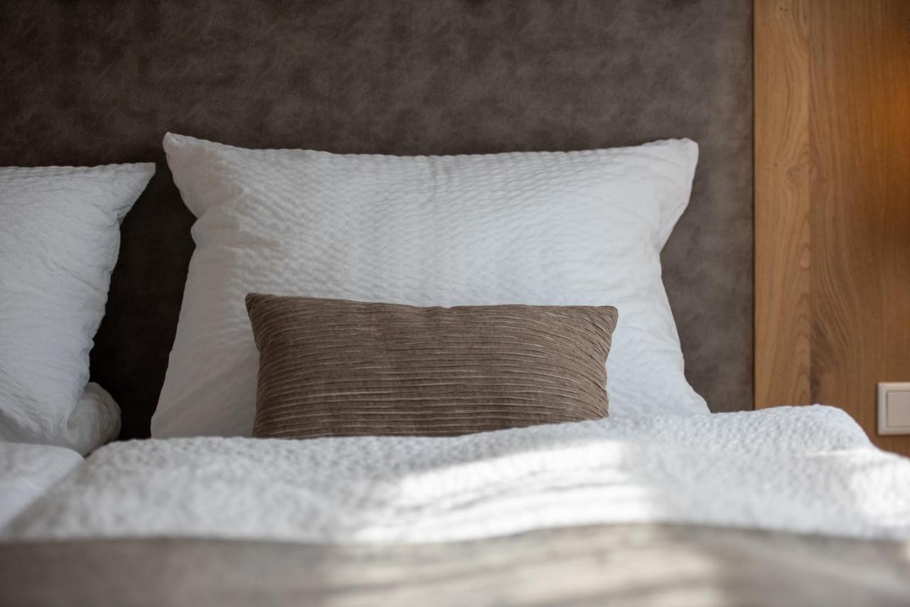 24/7 Selfcheckin Hotell Leer Exteriör bild